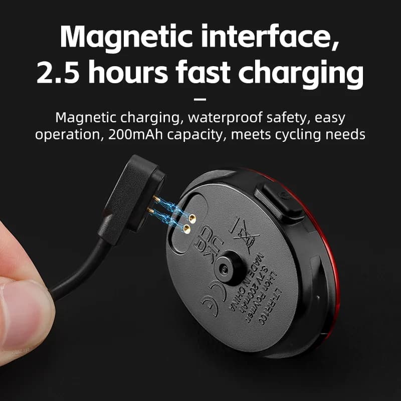 Lumină spate pentru bicicletă, cu senzor de frână inteligent și acumulator